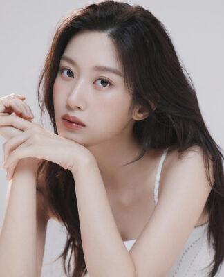 Moon Ga-young gia nhập Fantagio, “về chung nhà” với Cha Eun-woo và Kim Seon-ho Moon Ga-young