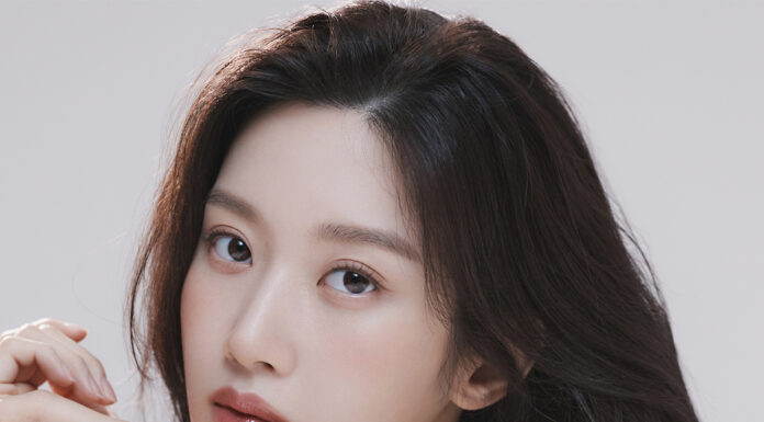 Moon Ga-young gia nhập Fantagio, “về chung nhà” với Cha Eun-woo và Kim Seon-ho Moon Ga-young