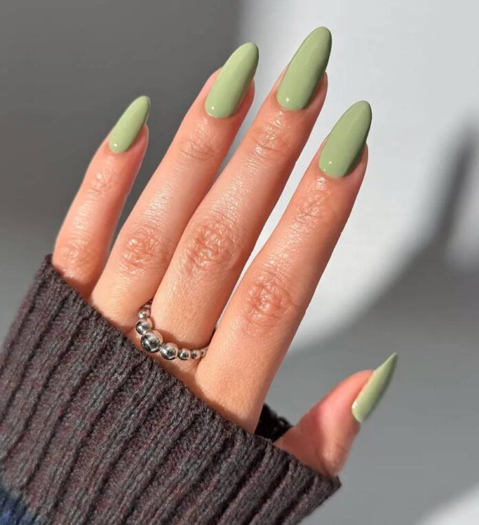 Nail màu xanh matcha