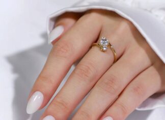 Móng tay màu sữa dừa