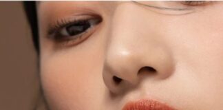 Sử dụng son tint làm lớp nền