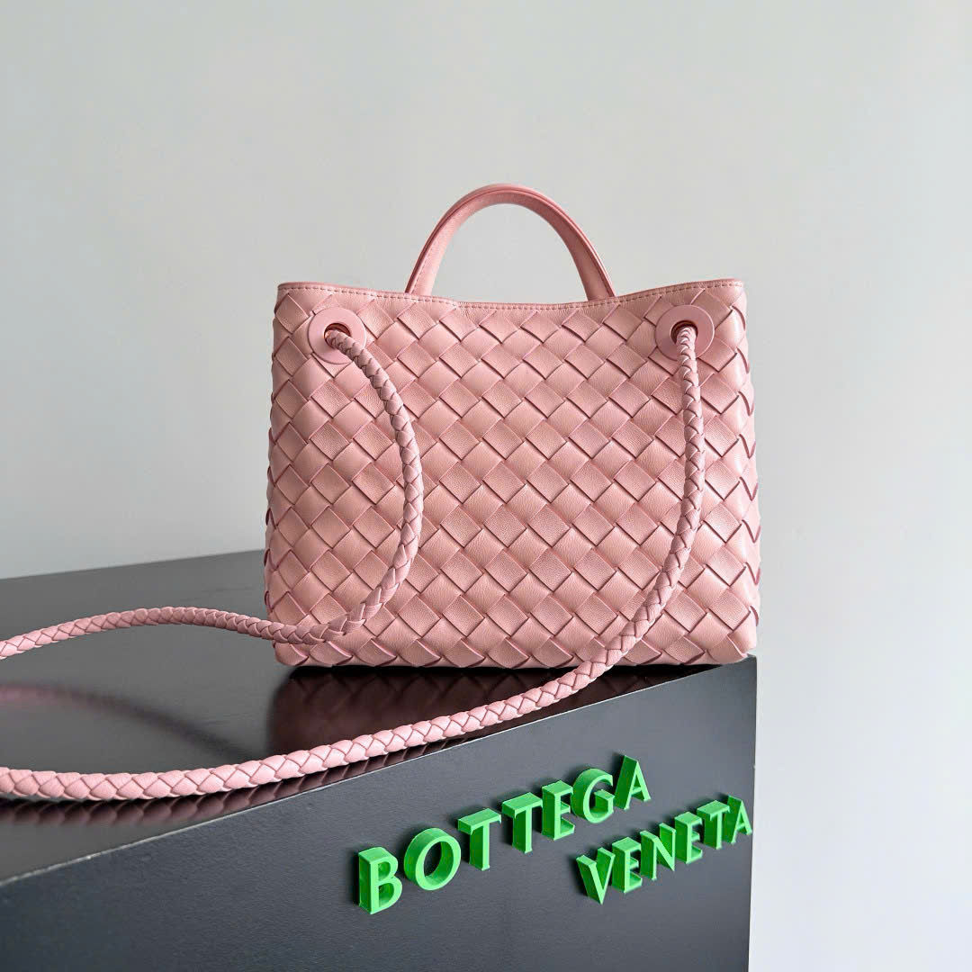 Túi xách Bottega Veneta. Nguồn: Internet