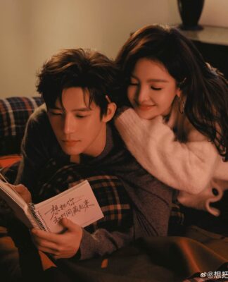 Chương Nhược Nam và Vương An Vũ hợp tác trong dự án phim “Muốn Giấu Em Cùng Thời Gian” Phim Muốn Giấu Em Cùng Thời Gian. Nguồn: internet