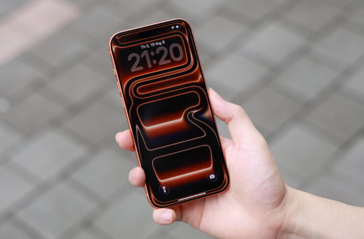 Touch ID có thể trở lại trên iPhone Ultra vào mùa thu này: Apple đang tính gì? Một mẫu iPhone cao cấp với thiết kế mặt trước quen thuộc, nơi các công nghệ xác thực sinh trắc học đóng vai trò quan trọng.