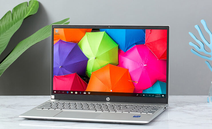 Màn hình, bàn phím và webcam là những yếu tố ảnh hưởng trực tiếp đến trải nghiệm làm việc hằng ngày.