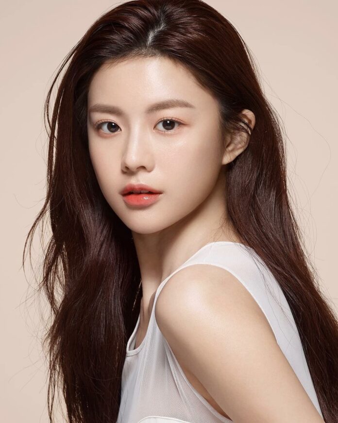 Go Yoon-jung đã chính thức xác nhận góp mặt trong bộ phim điện ảnh Nambeol do đạo diễn Lee Mo-gae cầm trịch