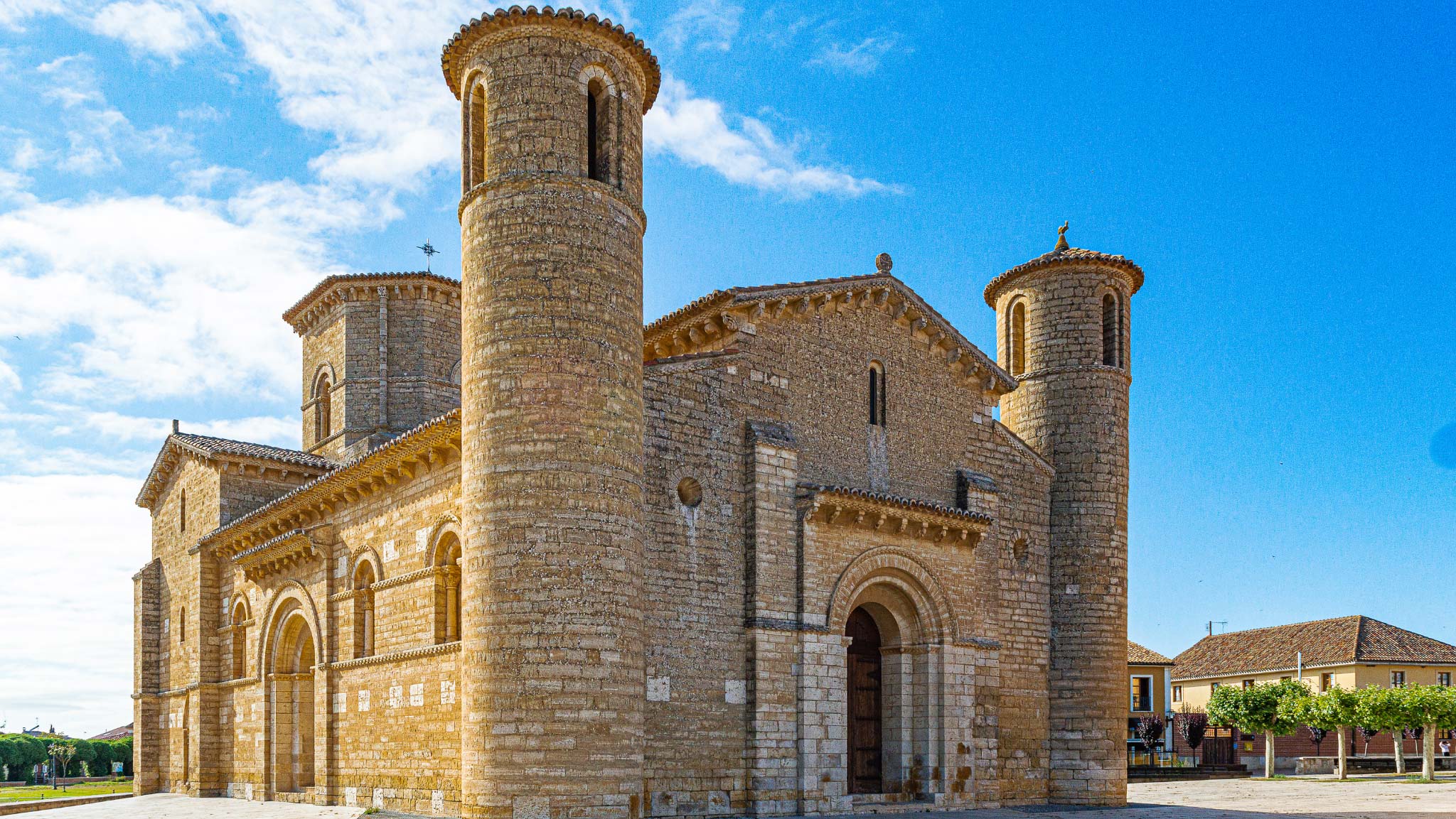Phong cách kiến trúc Romanesque