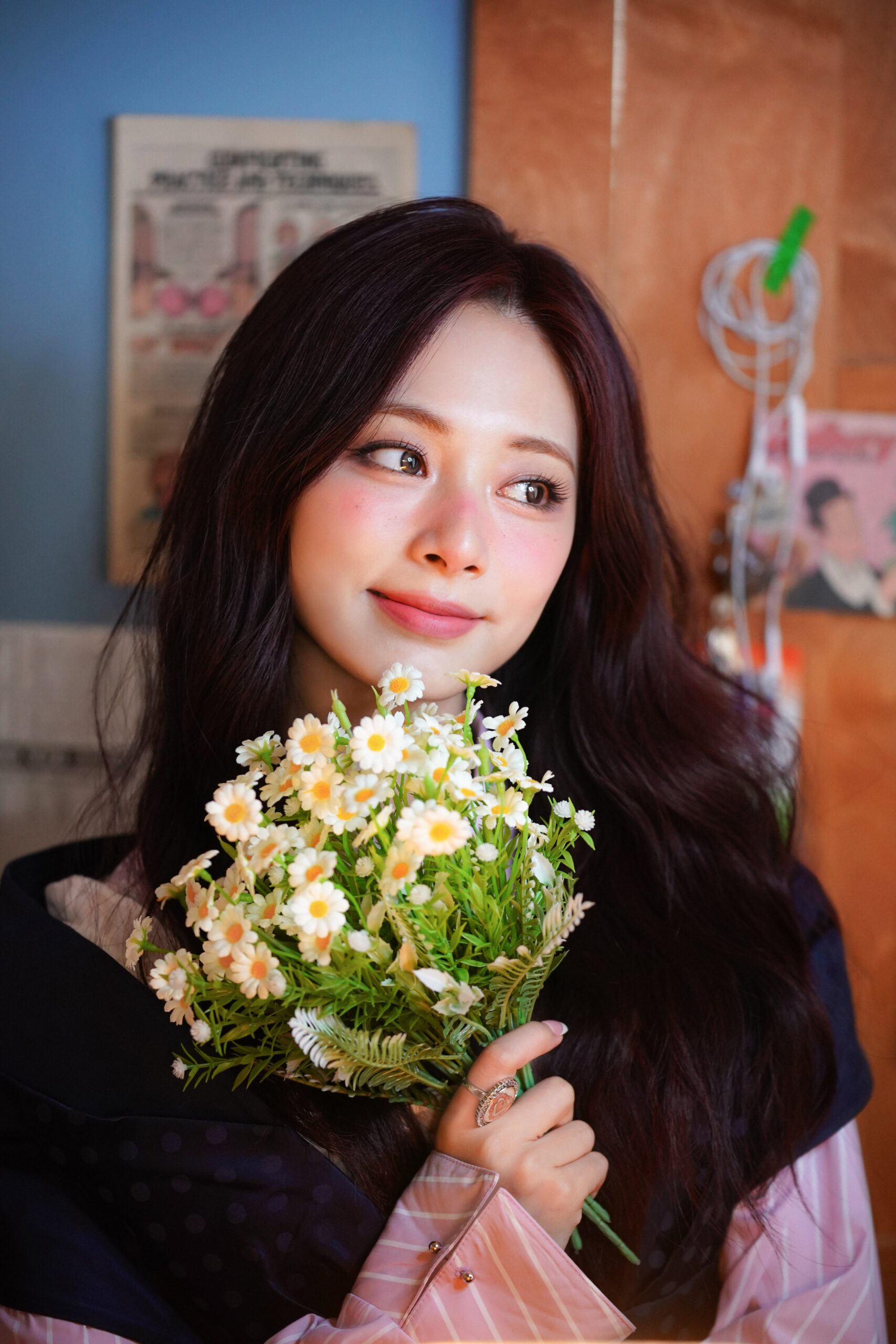 Dù kết quả cuối cùng ra sao, người hâm mộ vẫn kỳ vọng Tzuyu sẽ tiếp tục đồng hành cùng tám thành viên còn lại, đồng thời có thêm nhiều cơ hội để phát triển sự nghiệp cá nhân