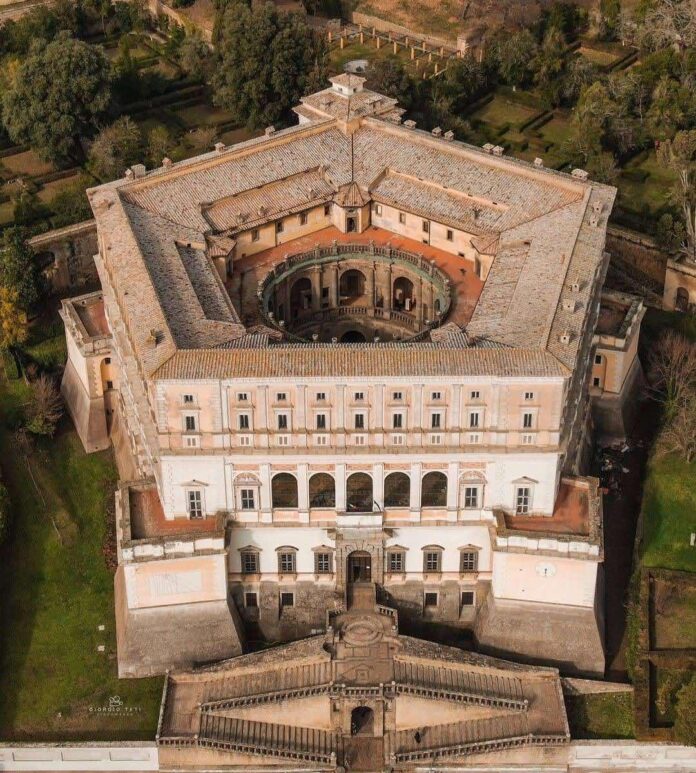 Cung điện Farnese (Palazzo Farnese). Nguồn: Internet