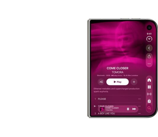 Pin iPhone Duo dùng được bao lâu so với điện thoại gập khác?